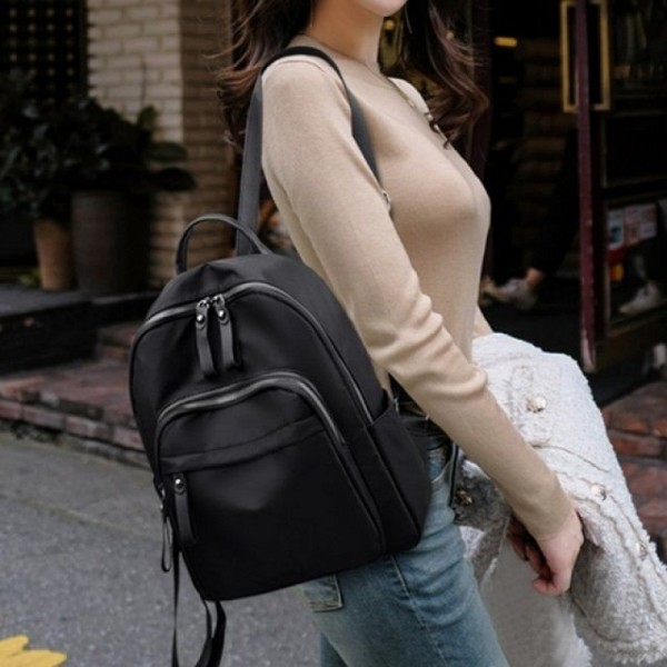 잇썸몰,베이직한 스타일의 여성 데일리 백팩